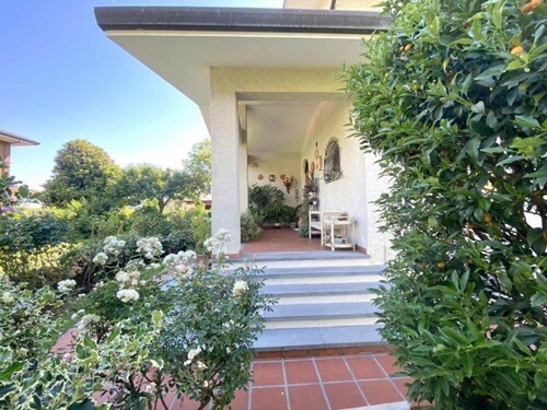 Bild 2 - 5 Zimmer Einfamilienhaus zum Kaufen in Forte dei Marmi