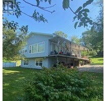 Tolles Haus am See - einmalige Gelegenheit mit riesen Grund - West Clifford