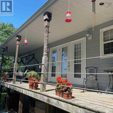 Bild 2 - 9 Zimmer Einfamilienhaus zum Kaufen in West Clifford