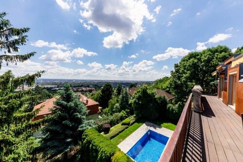 Bild 1 - Wohnung in Budapest mit Blick auf Grünanlage