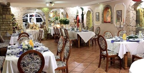 Bild 2 - 24 Zimmer Einfamilienhaus zum Kaufen in Morów 17b