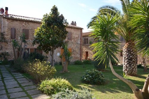 Bild 2 - 8 Zimmer Einfamilienhaus zum Kaufen in Punta Ala