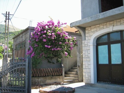 Bild 2 - 6 Zimmer Einfamilienhaus zum Kaufen in Bar