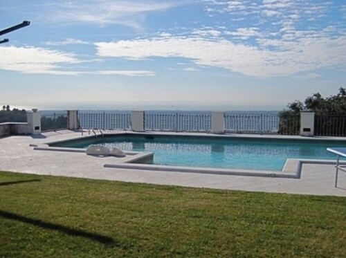 Bild 1 - Wunderschöne Villa auf dem Hügel mit Meerblick