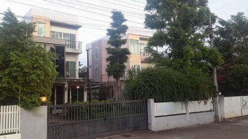 Bild 2 - 7 Zimmer Einfamilienhaus zum Kaufen in Udon Thani