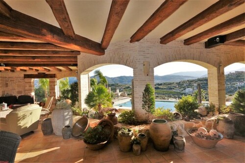 Bild 2 - 7 Zimmer Einfamilienhaus zum Kaufen in Oliva