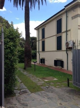Bild 2 - 10 Zimmer Einfamilienhaus zum Kaufen in Forte dei Marmi