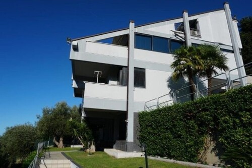 Bild 2 - 7 Zimmer Einfamilienhaus zum Kaufen in Forte dei Marmi