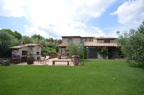 Bild 2 - 10 Zimmer Einfamilienhaus zum Kaufen in Todi