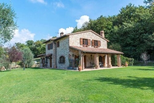 Bild 2 - 10 Zimmer Einfamilienhaus zum Kaufen in Todi