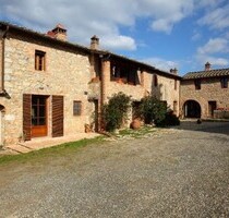 Toskanisches Anwesen mit Olivenhain und ehem. Weinbergen - Monteriggioni