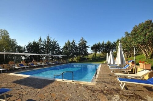 Bild 1 - Toskanisches Hotel mit Reitzentrum und Weingut