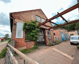 Grundstückspaket mit Gewerbegebäuden und Büros - Schmalkalden