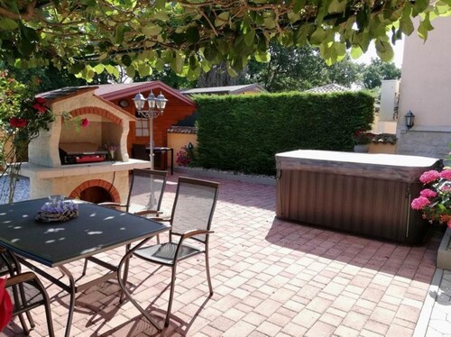 Bild 3 - 6 Zimmer Einfamilienhaus in Porec