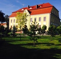Schloss-SeniorenheimAltersheim - 1.990.000,00&nbsp;EUR Kaufpreis, ca.&nbsp; 2.100,00&nbsp;m&sup2;&nbsp;Wohnfl&auml;che in Skarbimierz (PLZ: 49)