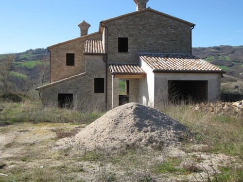 Bild 3 - 6 Zimmer Einfamilienhaus in Isola di Fano