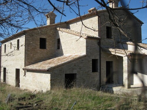 Bild 4 - Einfamilienhaus mit 320,00 m² in Isola di Fano zum Kaufen