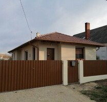 Familienhaus - 185.000,00 EUR Kaufpreis, ca.  100,00 m² Wohnfläche in Siófok/Plattensee (PLZ: 8400)