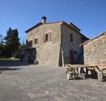 Bauernhof mit Ackerland und Olivenbäume - Montecatini Val di Cecina Bauernhof mit Ackerland und Olivenbäume - Montecatini Val di Cecina