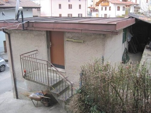 Bild 1 - Wohnhausanteil - 60.000,00&nbsp;EUR Kaufpreis, ca.&nbsp; 135,00&nbsp;m&sup2;&nbsp;Wohnfl&auml;che