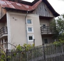 Villa mit großem Garten und Baugrundstück - Mosoaia