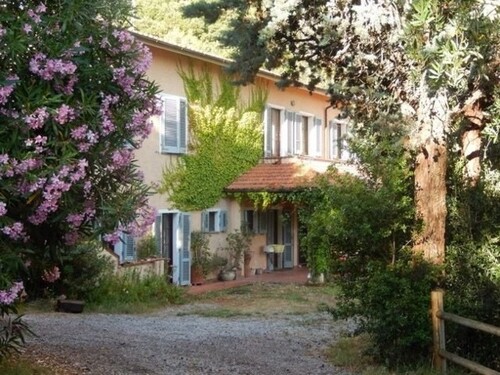 Bild 2 - 6 Zimmer Einfamilienhaus zum Kaufen in Roccastrada