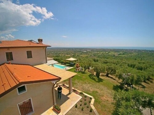 Bild 4 - Einfamilienhaus mit 140,00 m&sup2; in Pietrasanta zum Kaufen