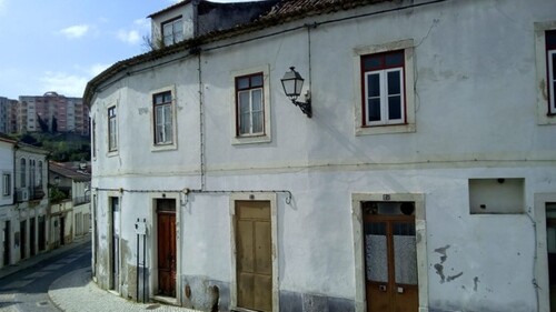 Bild 1 - Baufälliges altes Gebäude. Gute Geschäftsgelegenheit!