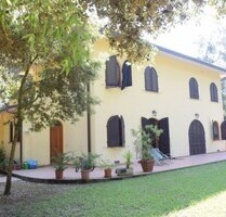 Villa Versiliana - 3.500.000,00&nbsp;EUR Kaufpreis, ca.&nbsp; 300,00&nbsp;m&sup2;&nbsp;Wohnfl&auml;che in Forte dei Marmi (PLZ: 55042)