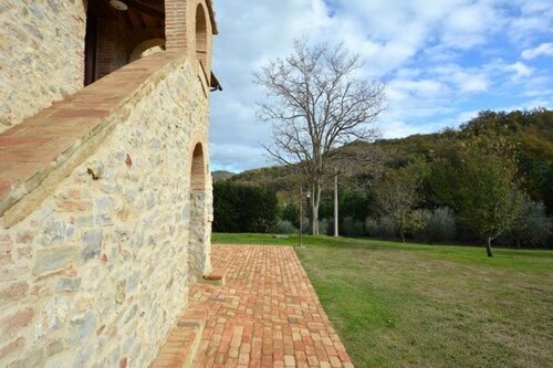 Bild 3 - 10 Zimmer Einfamilienhaus in Montecucco