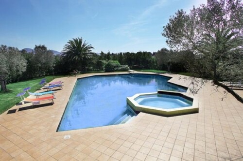 Bild 2 - 6 Zimmer Einfamilienhaus zum Kaufen in Grosseto