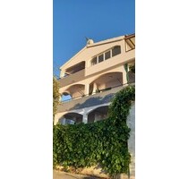 Apartmenthaus 5m vom Meer - 470.000,00 EUR Kaufpreis, ca.  317,00 m² Wohnfläche in Sibenik (PLZ: 22000)