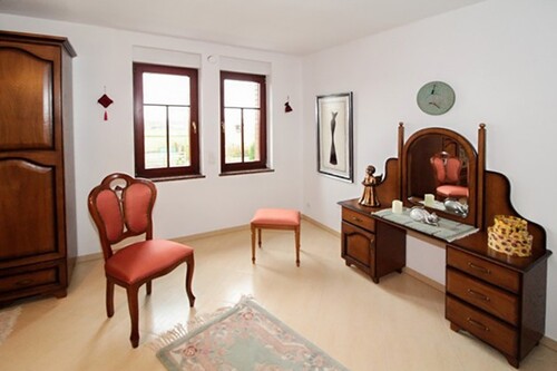 Bild 3 - 8 Zimmer Einfamilienhaus in Debska Kuznia