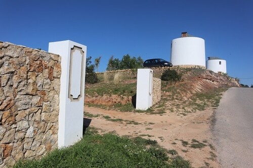 Bild 1 - Komplett umgebaute Windmühlen mit Gelände, Algarve