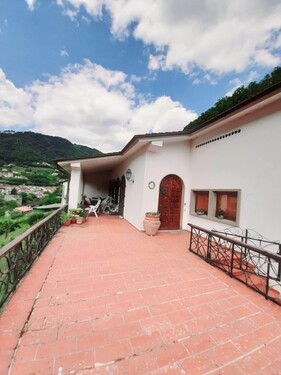 Bild 3 - 6 Zimmer Einfamilienhaus zum Kaufen in Bagni di Lucca