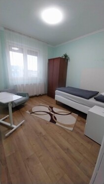 Bild 3 - 6 Zimmer Etagenwohnung in Nyíregyháza