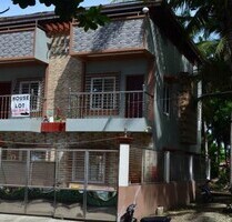 Zweifamilienhaus in Philippinen in Stadt am Strand - Ferrol