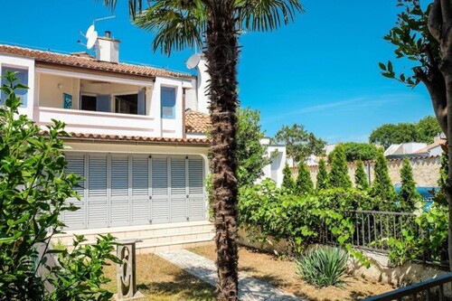 Bild 1 - Ferienwohnung nur 300m vom Strand, 2 Terrassen, nahe Rovinj