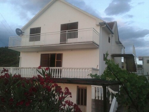 Bild 1 - Haus in Utjeha mit Meeresblick - 229.000,00 EUR Kaufpreis, ca.  200,00 m² Wohnfläche