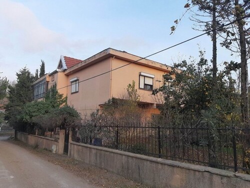 Bild 1 - Istanbul Freistehendes Zweifamilienhaus zu Verkaufen