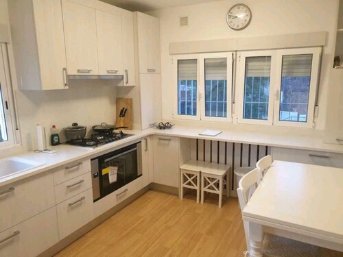 Bild 2 - 9 Zimmer Einfamilienhaus zum Kaufen in Montgat