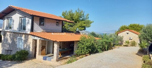 Bild 3 - 7 Zimmer Einfamilienhaus in Salamina