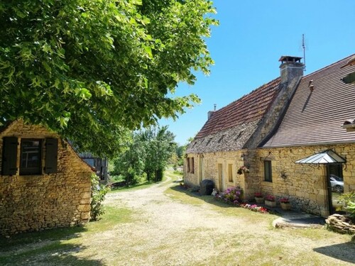 Bild 4 - Einfamilienhaus mit 195,00 m² in ST AMAND DE COLY zum Kaufen