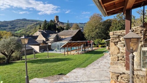 Bild 1 - Mauern eines Anwesens des 14-Jahrhunderts Hotel Restaurant