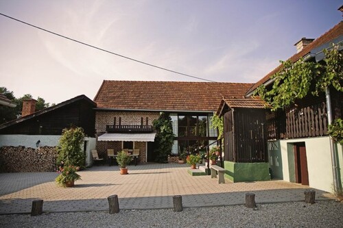 Bild 2 - 12 Zimmer Einfamilienhaus zum Kaufen in Puconci