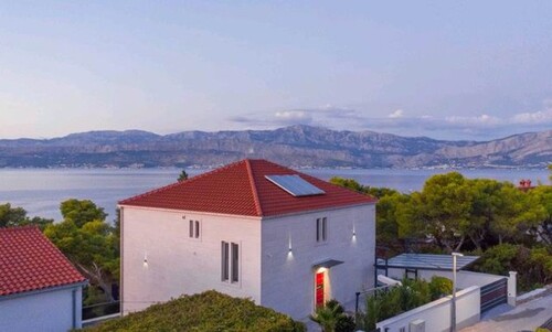 Bild 1 - Luxury SmartHome Villa - 1.600.000,00 EUR Kaufpreis, ca.  337,00 m² Wohnfläche