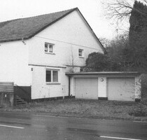 Mehrfamilienhaus, Doppelgarage und Grundstück - Hofgeismar-Hümme