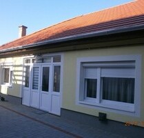 Ferienhaus am PlattenseeUngarn - 109.000,00 EUR Kaufpreis, ca.  100,00 m² Wohnfläche in Balatonlelle (PLZ: 8638)