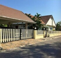 Einzigartiges Haus mit separatem Gästebungalow in Hua Hin