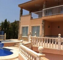 Wunderschönes Haus mit Pool, Riesengarage - Aguilas